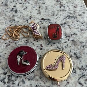 Glam Stiletto Compact and Keychain Set